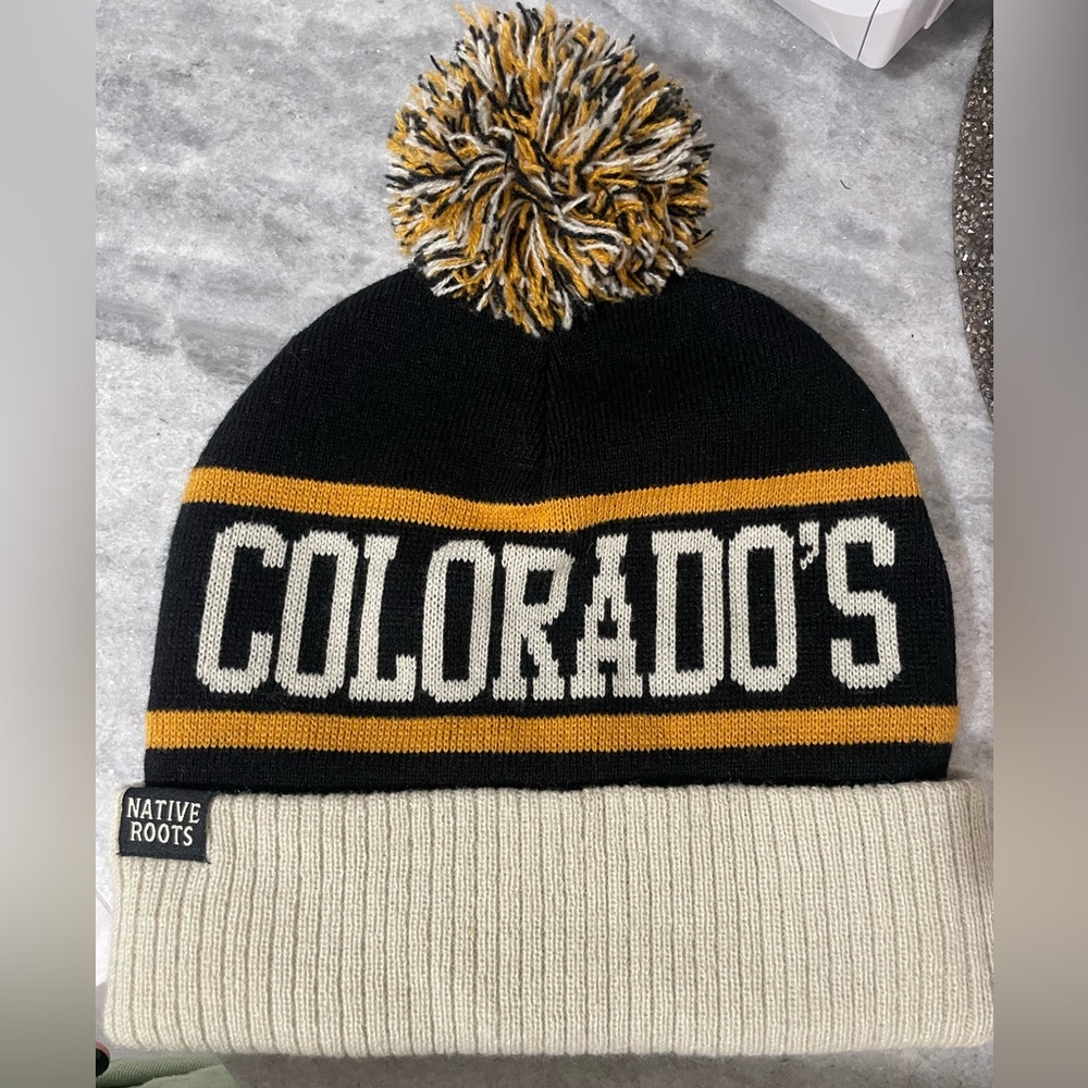 Native Roots “Colorado’s Happy Place” yellow and black hat with Pom Pom NEW